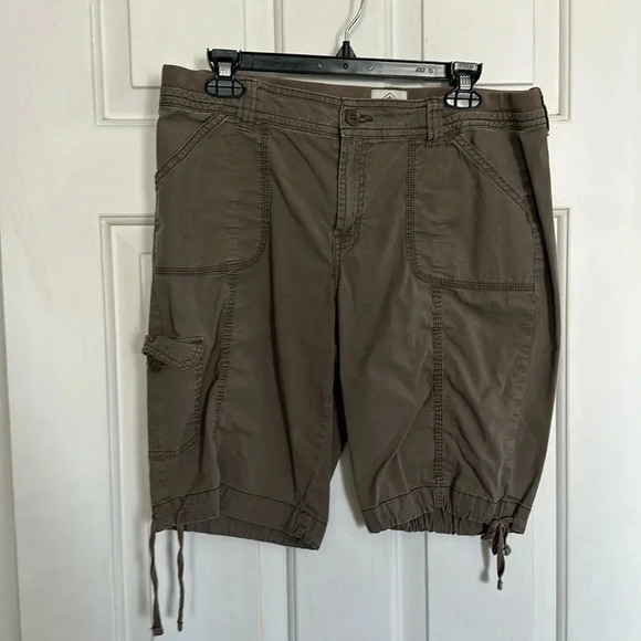 St John’s Bay Brown Shorts Size 12 - Picture 1 of 3